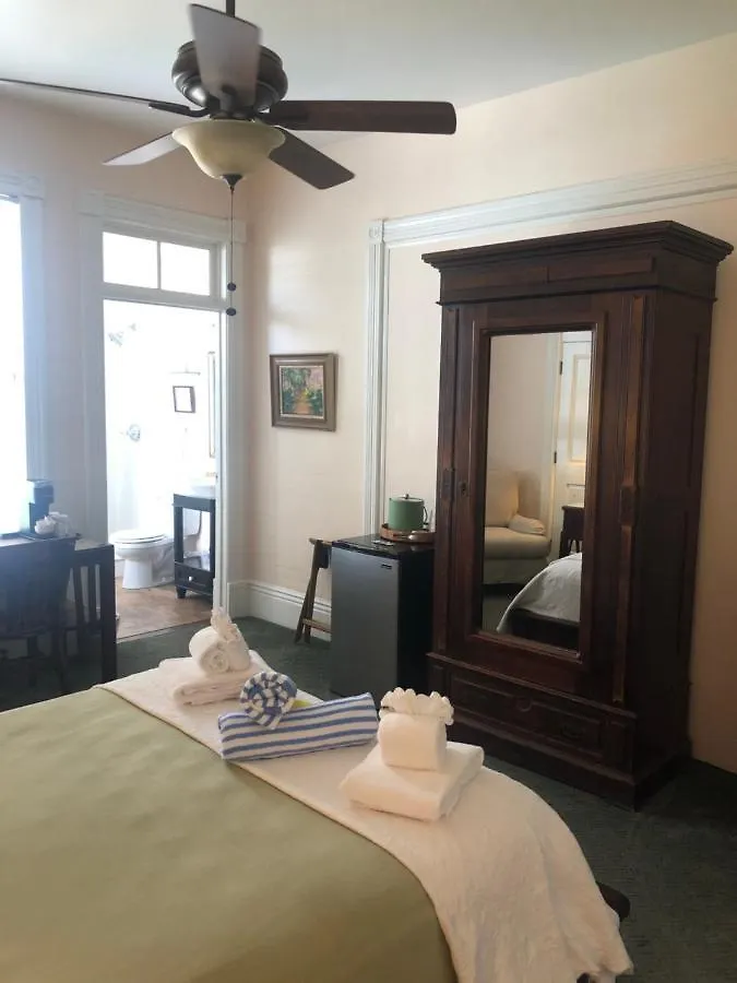 Bed and Breakfast The Conch House Heritage 3*