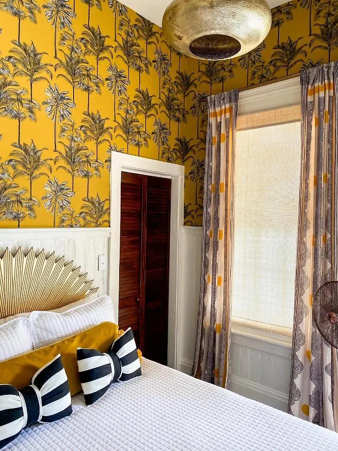 Marreros Guest Mansion - Adult Only