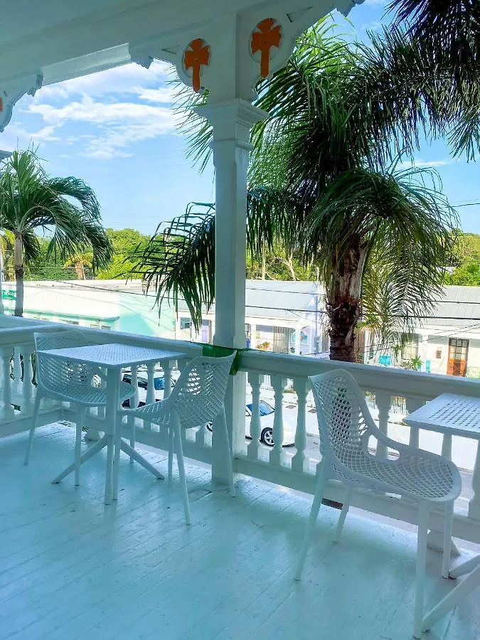 Marreros Guest Mansion - Adult Only 2*
