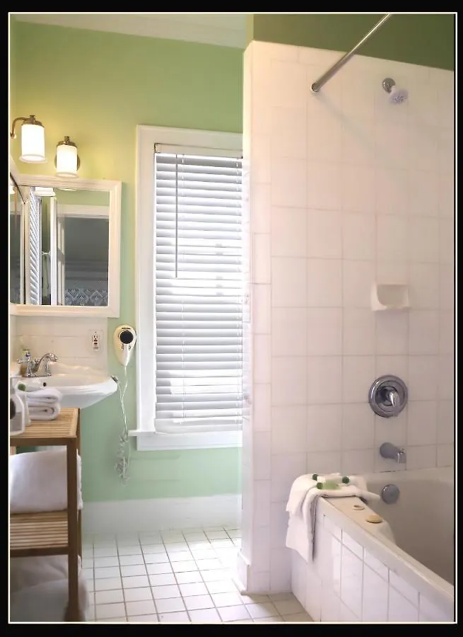 Amsterdam's Curry Mansion B&B 3*