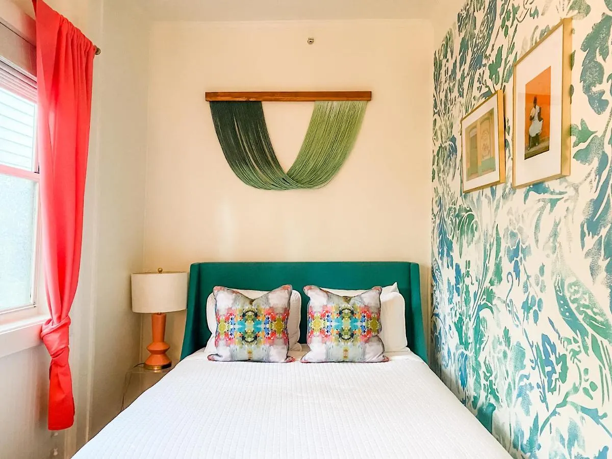 Marreros Guest Mansion - Adult Only 2*