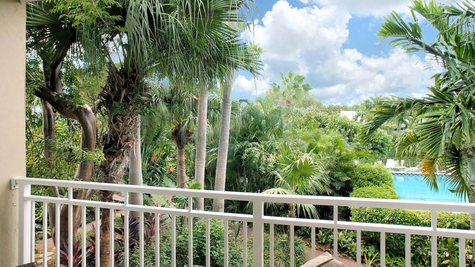 Resort Pier House & 4*