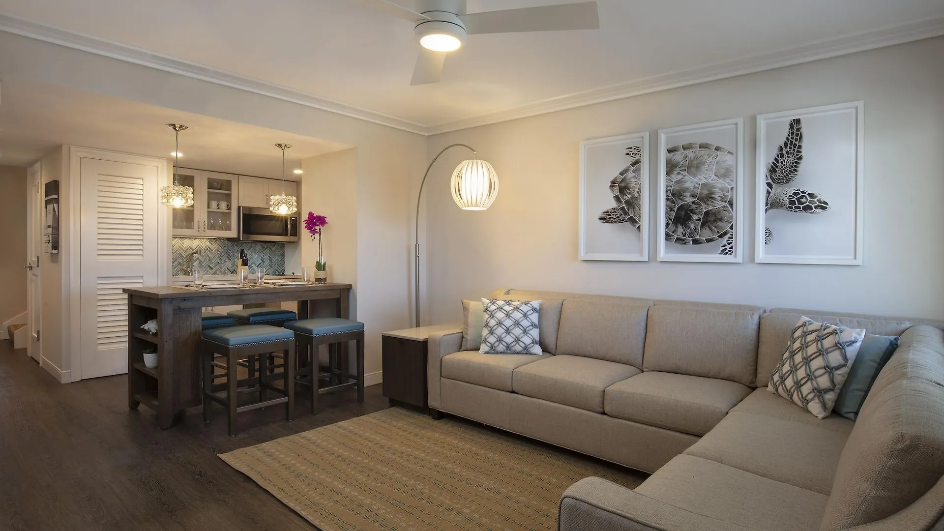 The Laureate Hotel 3*