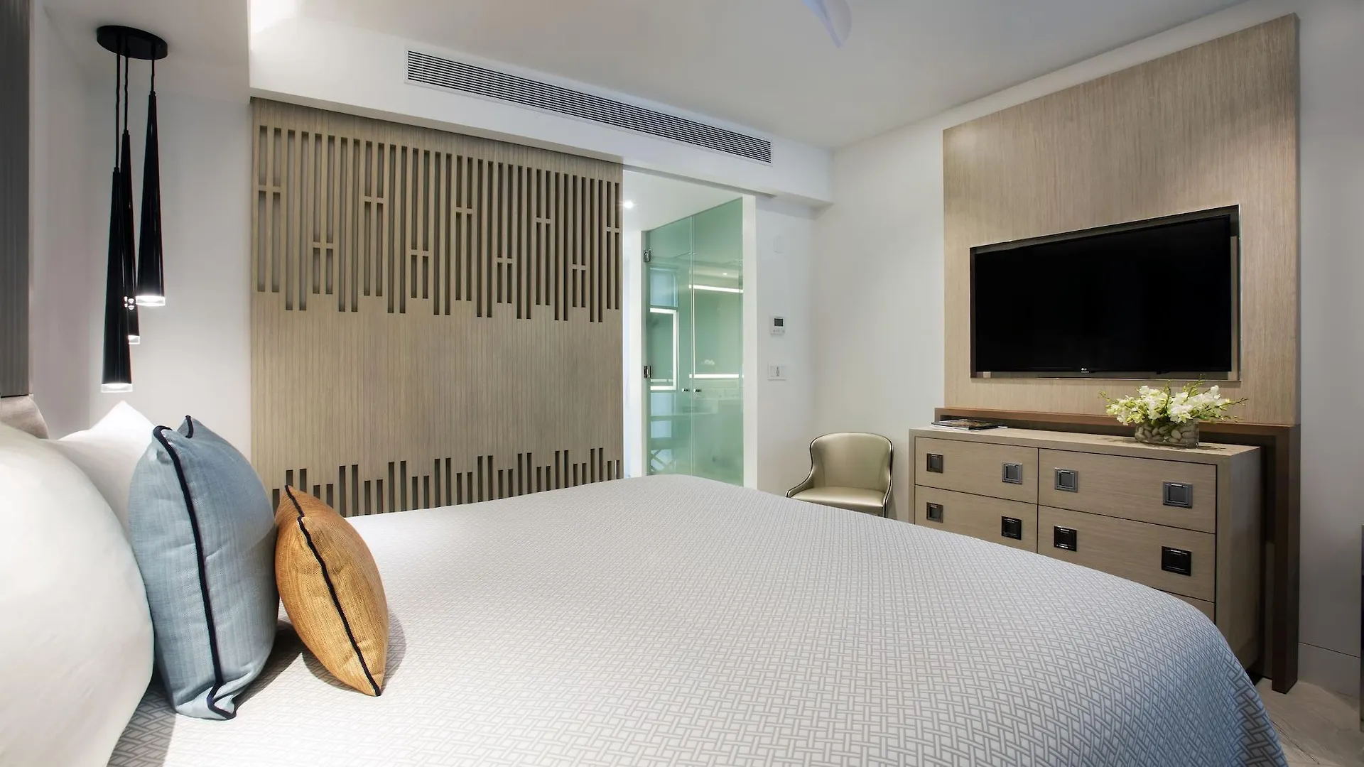 H2o Suites- Adults Only