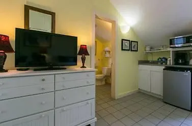 Hospitality Hotel *