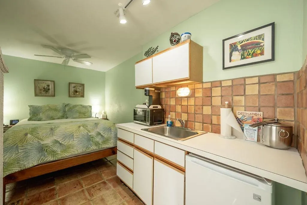 The Speakeasy And Bar Bed & Breakfast *