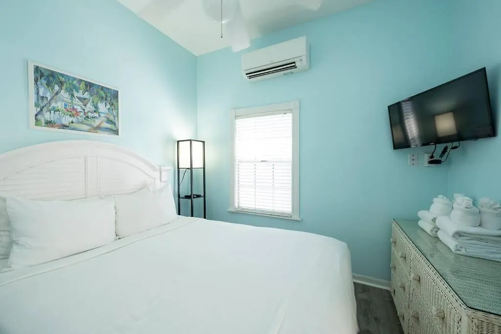 Bachelorparty Hq For 16-feet To Duval-pool-hot Tub بيت للعطل