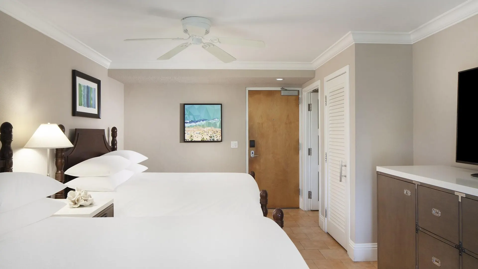 Resort Pier House & 4*