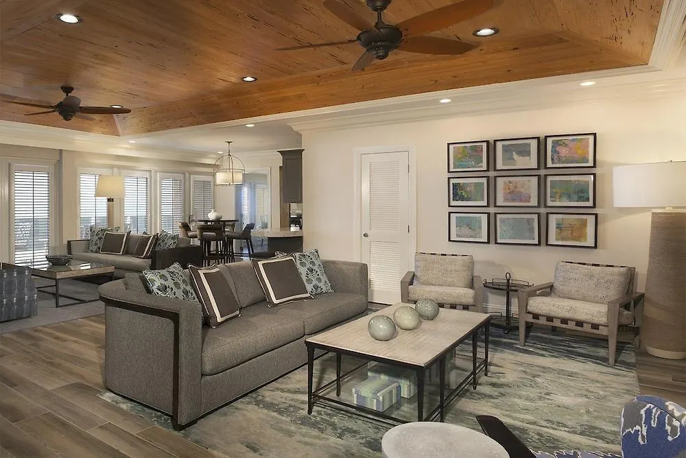 Pier House & Resort 4*