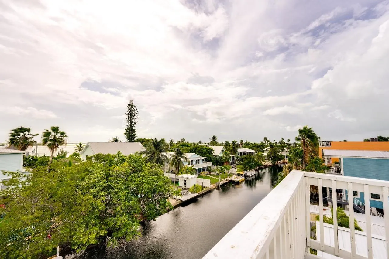 Waterfront Oasis With Float Dock! Holiday home *