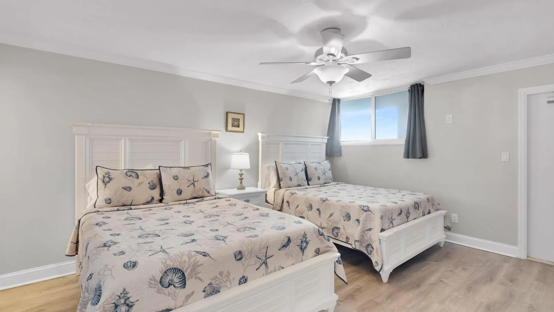 St Kitts - Downtown Waterfront Penthouse Pool Dock Parking * Key West