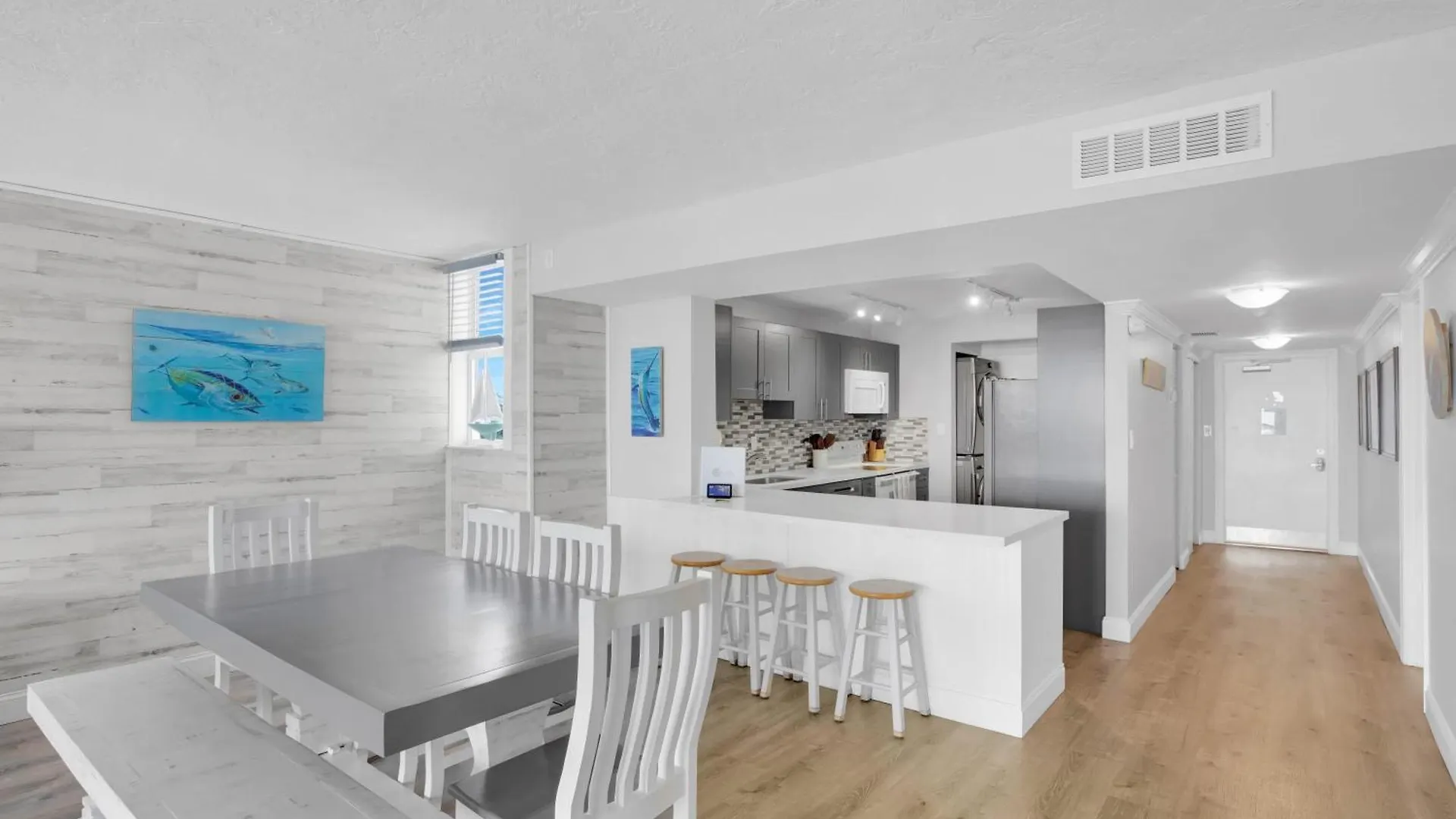 Florida - Spacious Updated Waterfront 2x2 Pool Dock בית נופש
