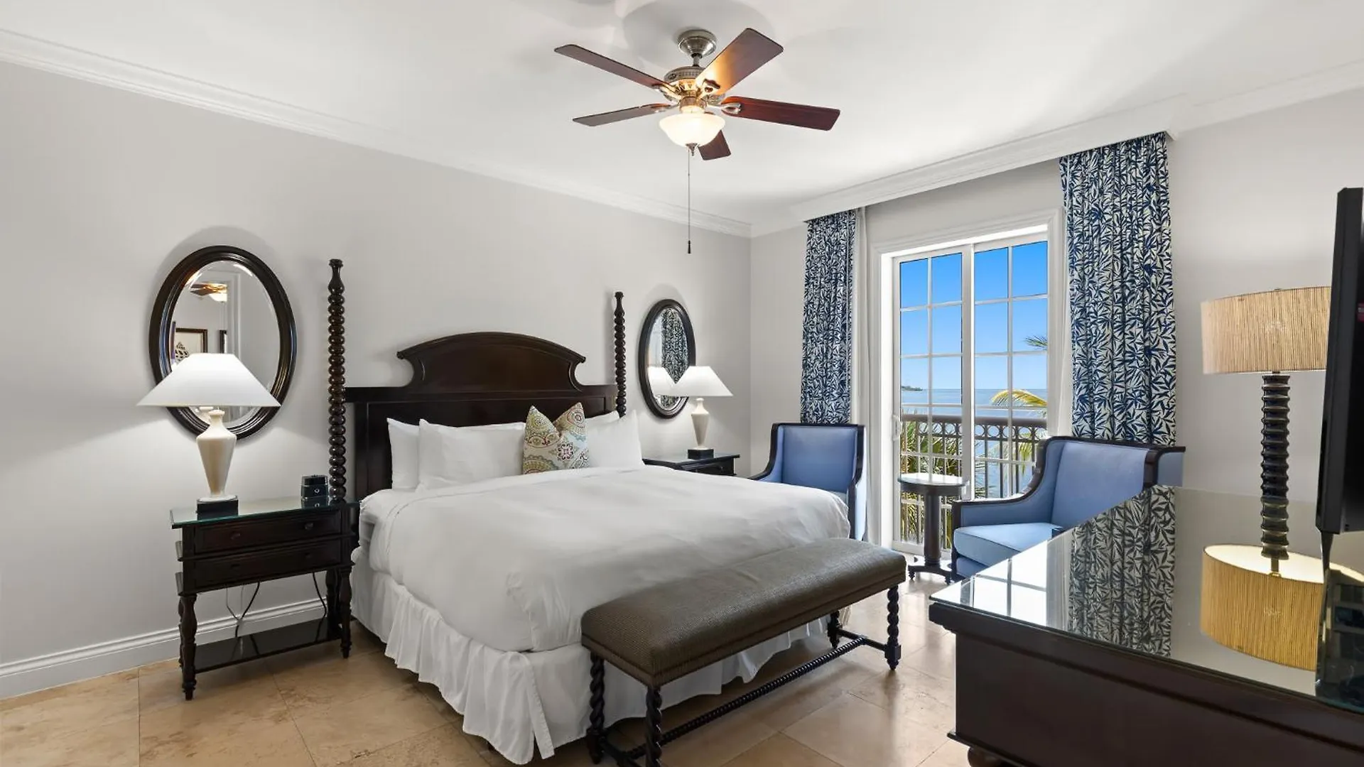 Beachside & Residences 4*