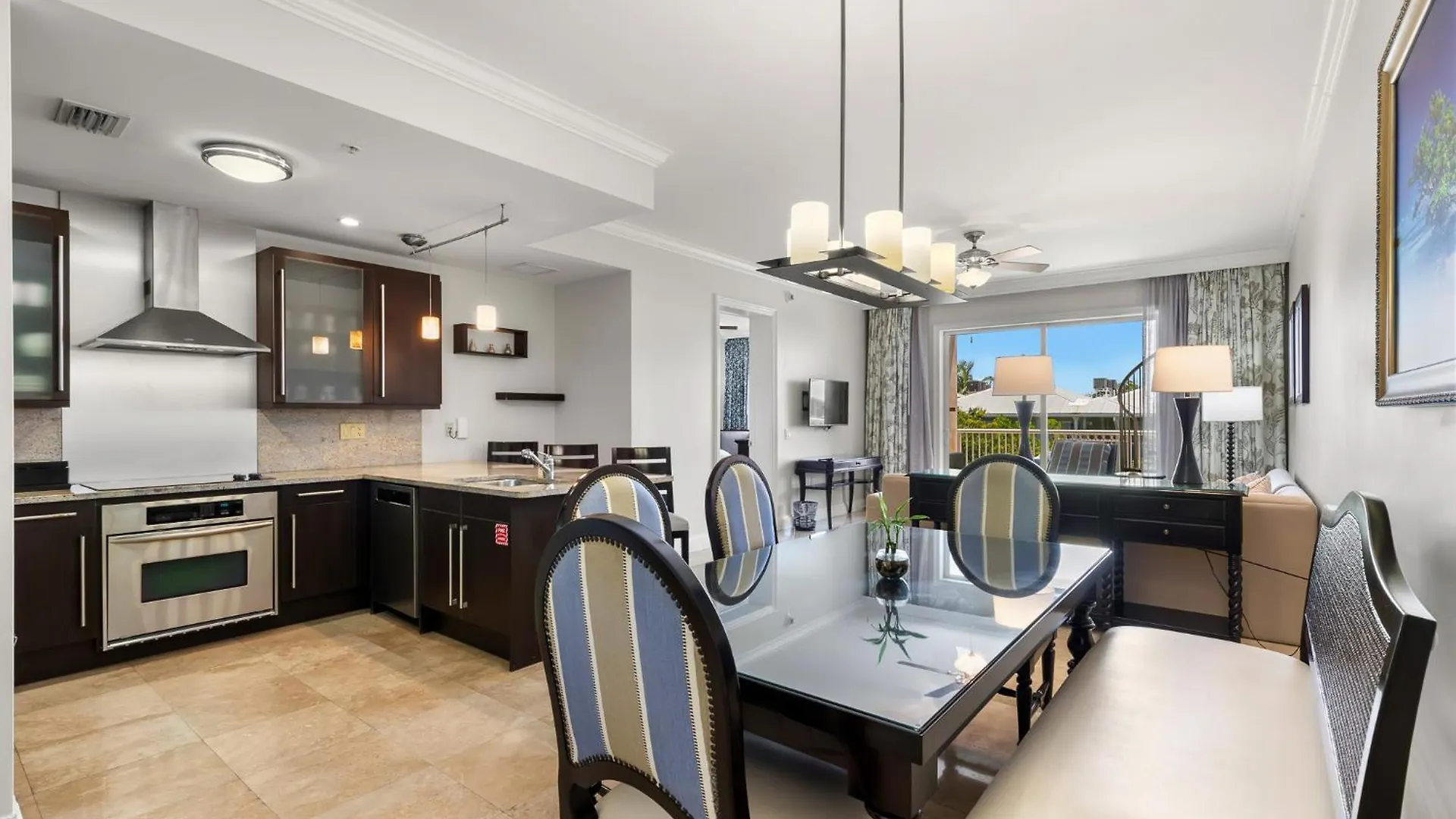 Beachside & Residences 4*