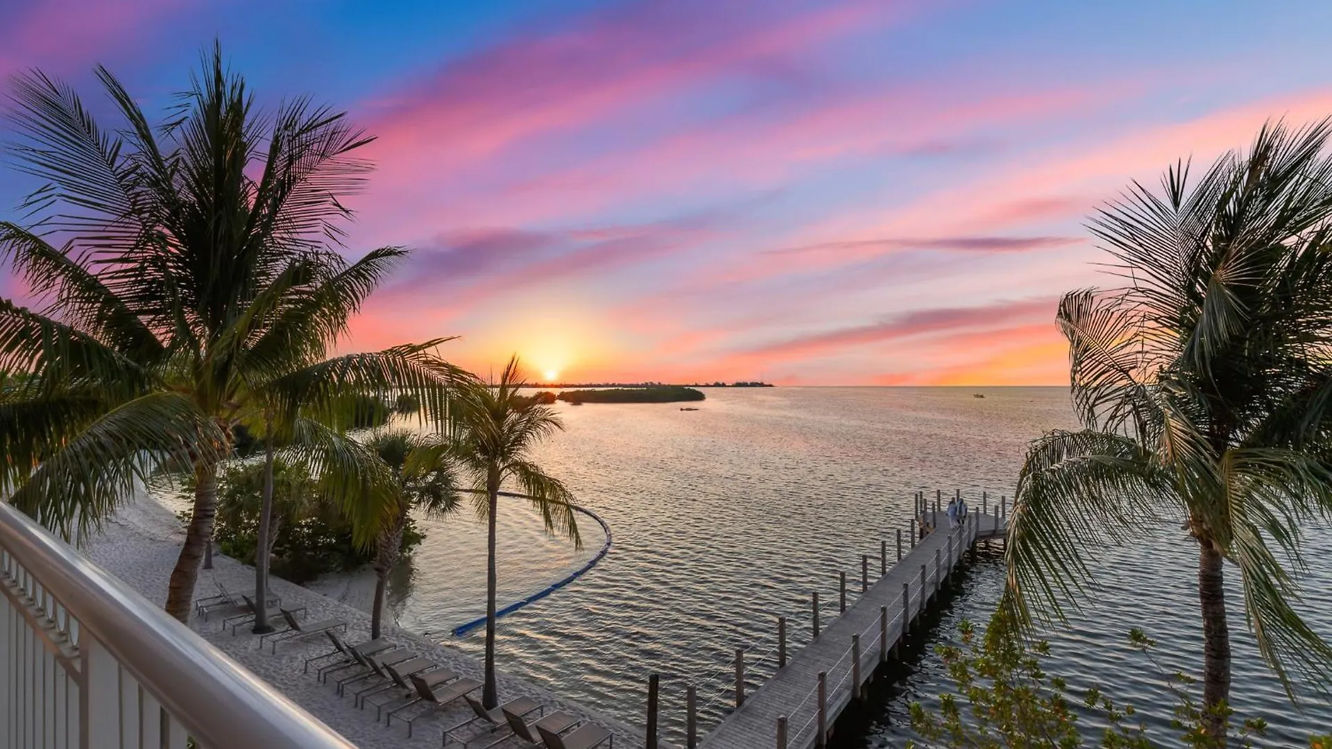 Resort Beachside & Residences 4*