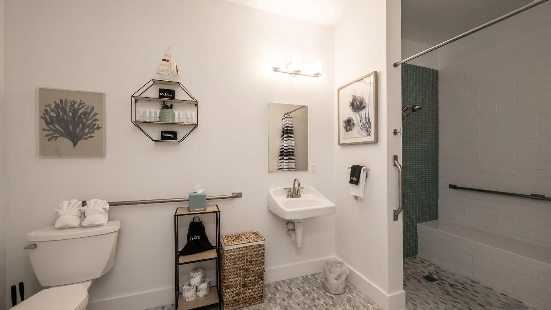 The Speakeasy And Bar Bed & Breakfast Key West