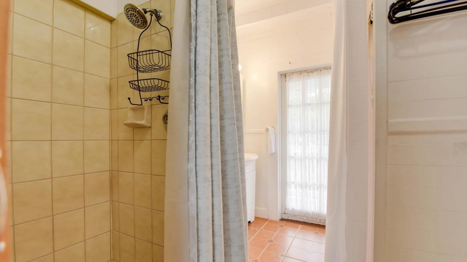 Apartment New Coastal Rose - Bright Loft With High Ceilings