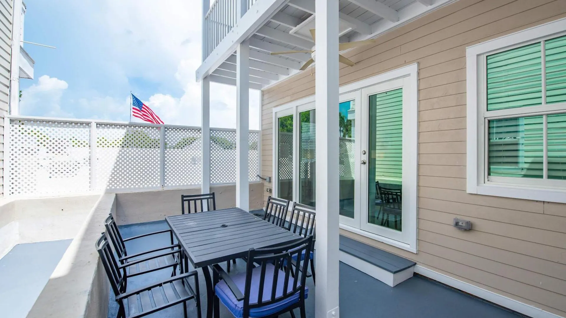 New! Positano - Duval Square Condo, Pool, Hot Tub & Parking Semesterbostad