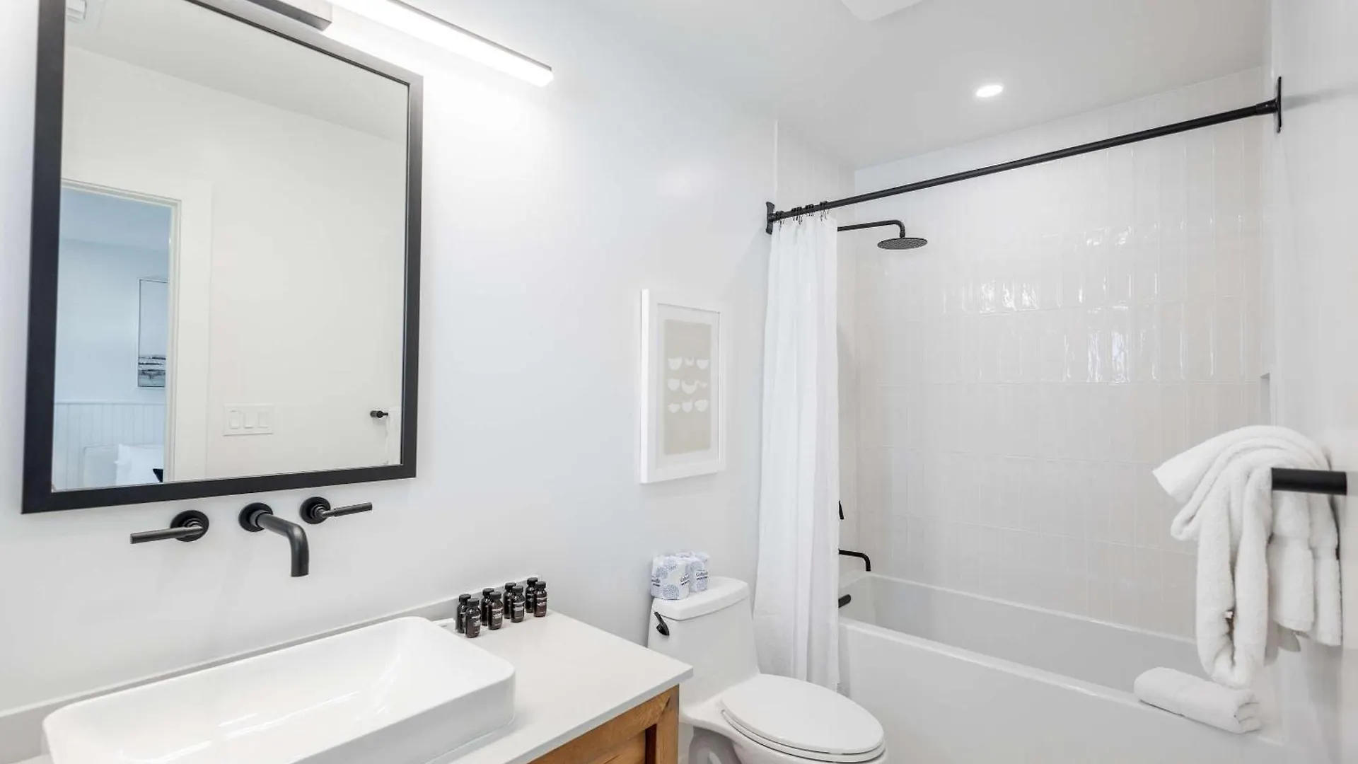 Brand New Catchlight House With Private Pool *