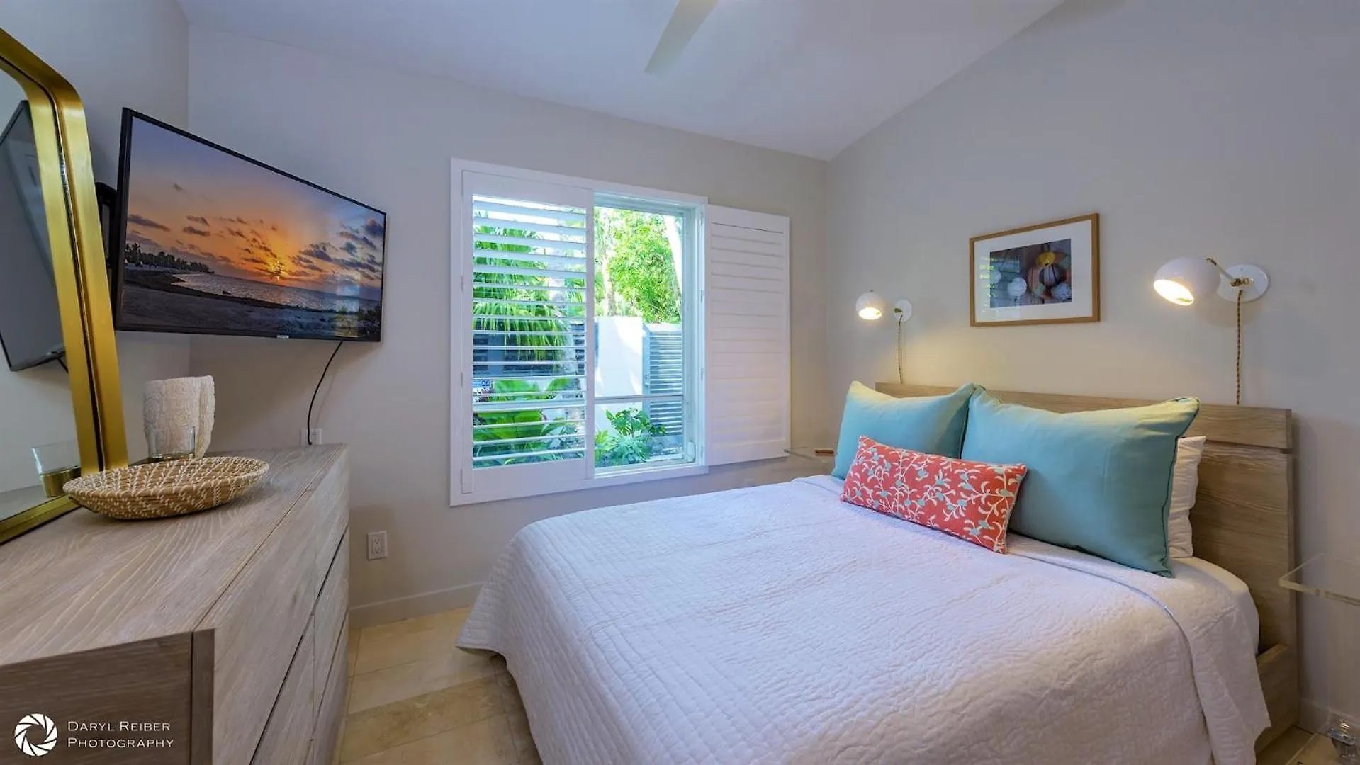 Midtown Mosaic By Last Key Realty * Cayo Hueso