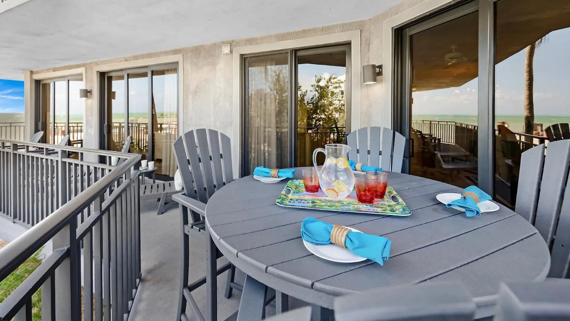 度假居 Riviera Americana By Last Key Realty