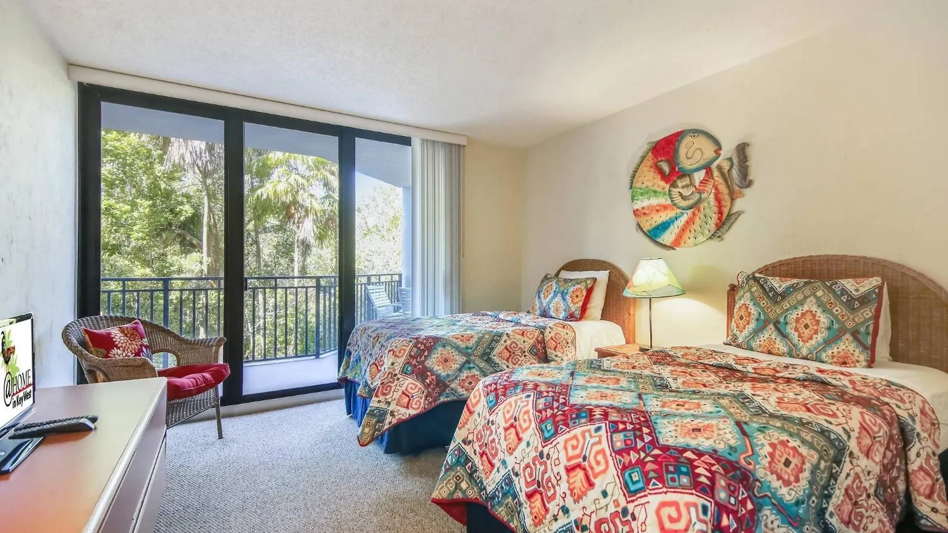 Papaya Place By Avantstay Great Location W Balcony Outdoor Dining Shared Pool Hot Tub * Cayo Hueso