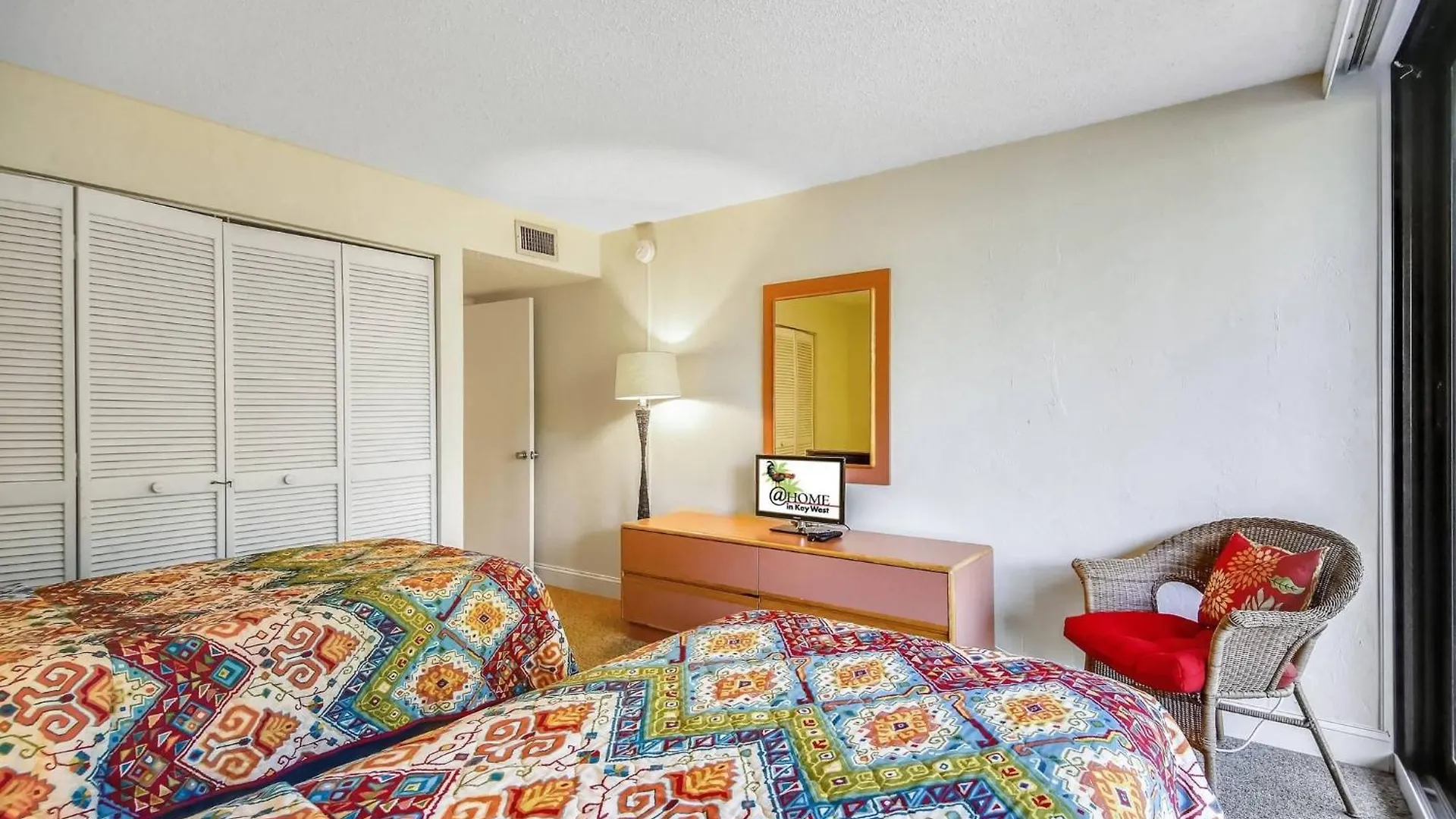 Papaya Place By Avantstay Great Location W Balcony Outdoor Dining Shared Pool Hot Tub