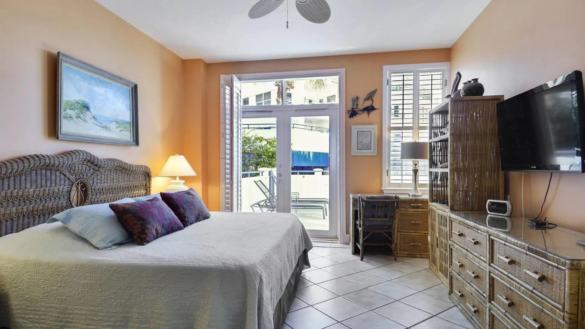 Sundown Refuge By Avantstay Great Location W Patio Outdoor Dining Bbq Shared Pool Week Long Key West