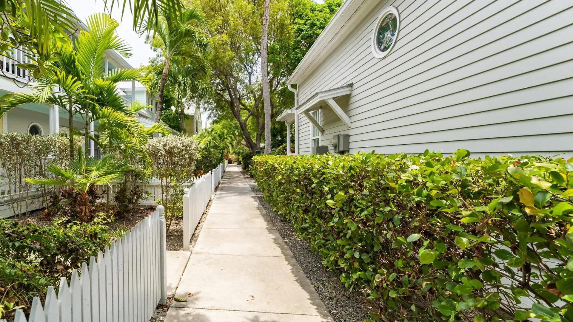 Holiday home Conch Adventure By Avantstay Great Location W Patio Outdoor Dining And Shared Pool Week Long Key West