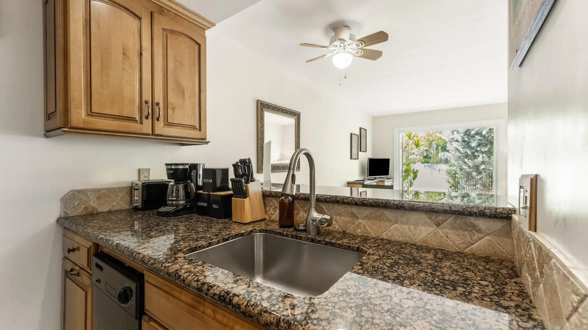 Conch Adventure By Avantstay Great Location W Patio Outdoor Dining And Shared Pool Week Long *