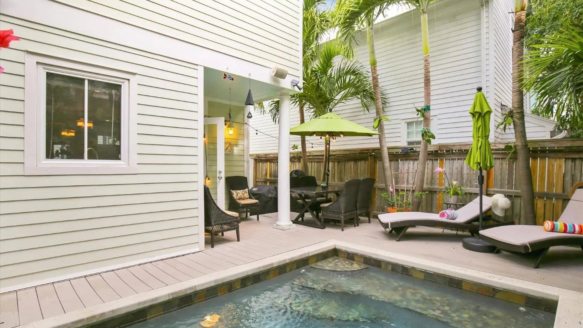 Ecco Domani By Avantstay Gorgeous W Pool Balcony In Great Location Month Long Only
