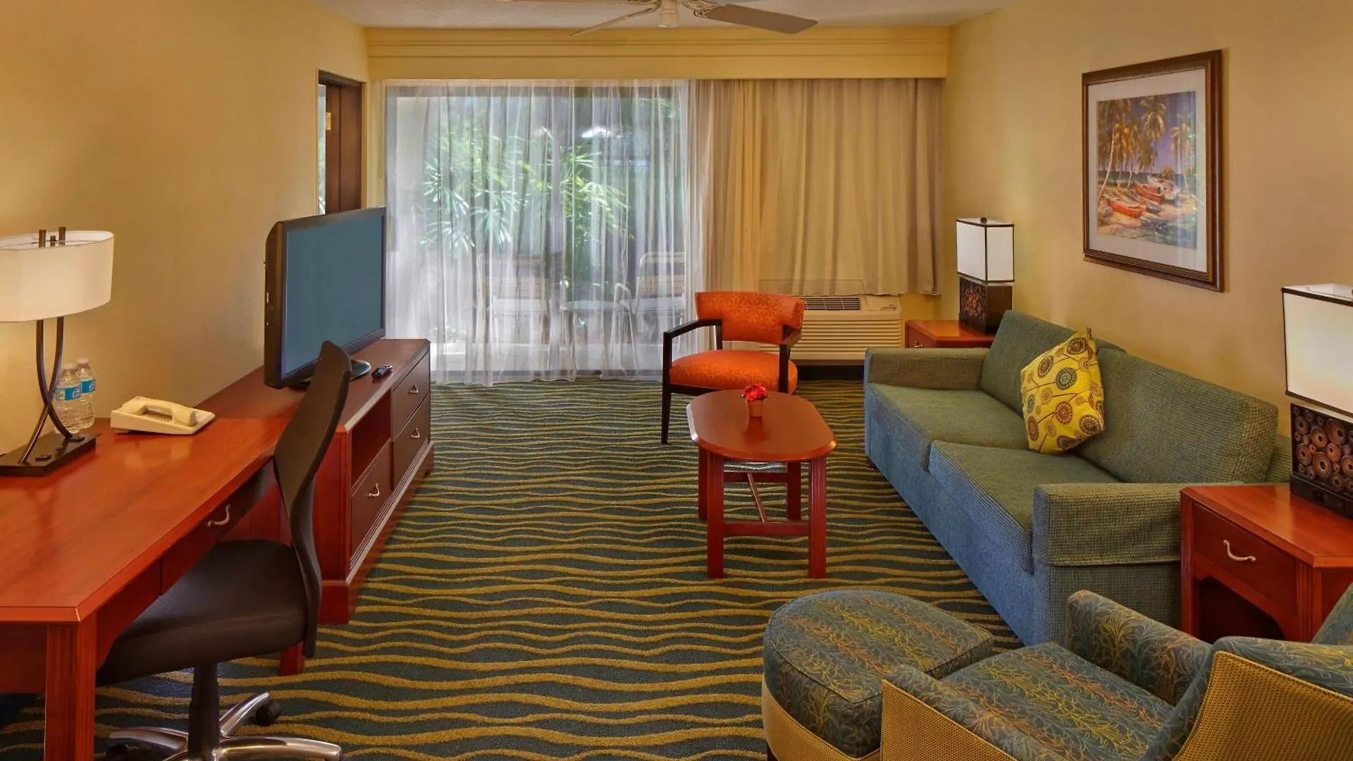Courtyard By Marriott Waterfront Hotel 3*