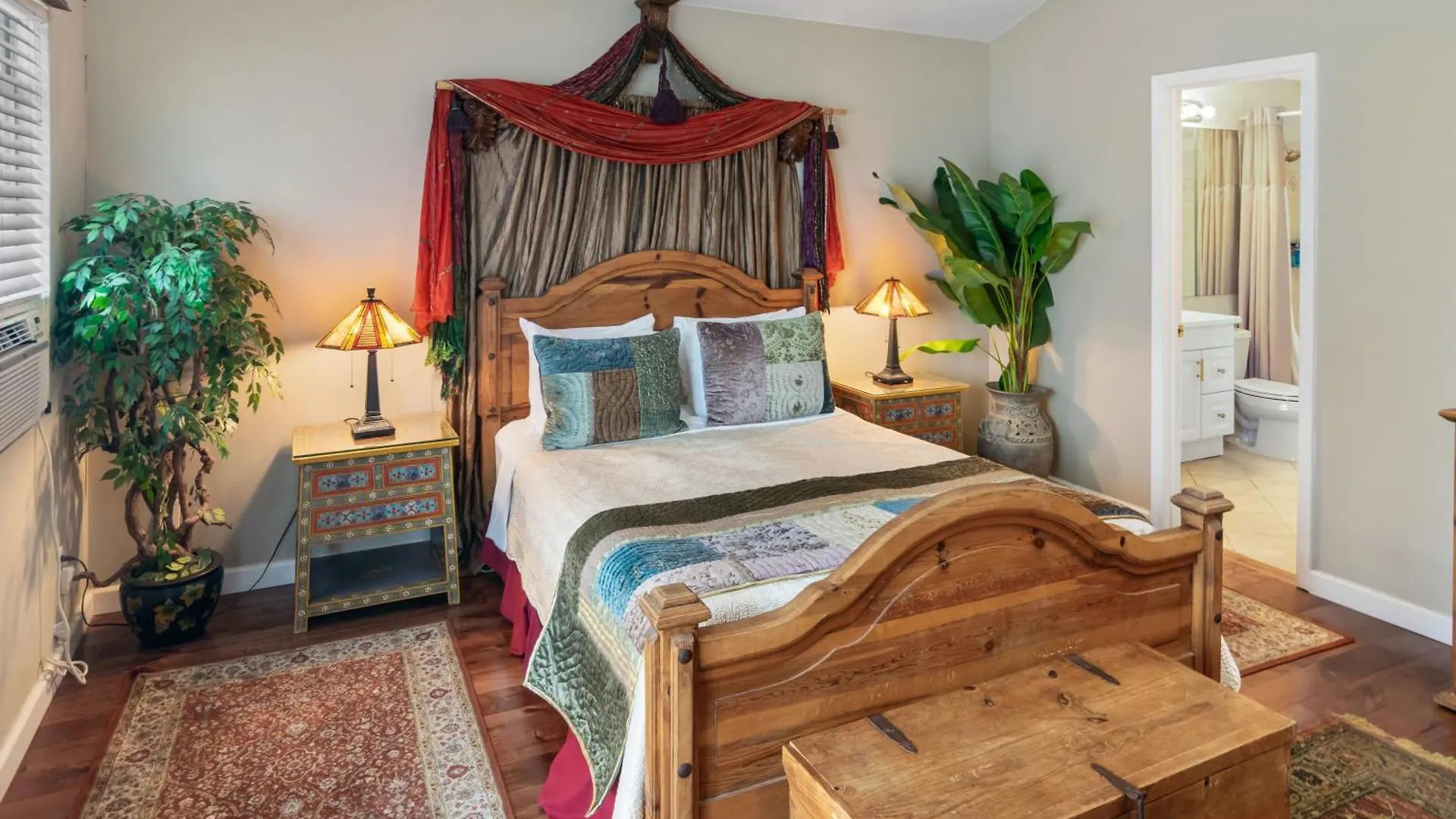 Apartment Duval Square Retreat