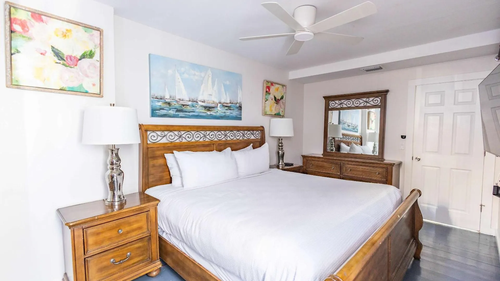 Commodore's Cove Apartment *