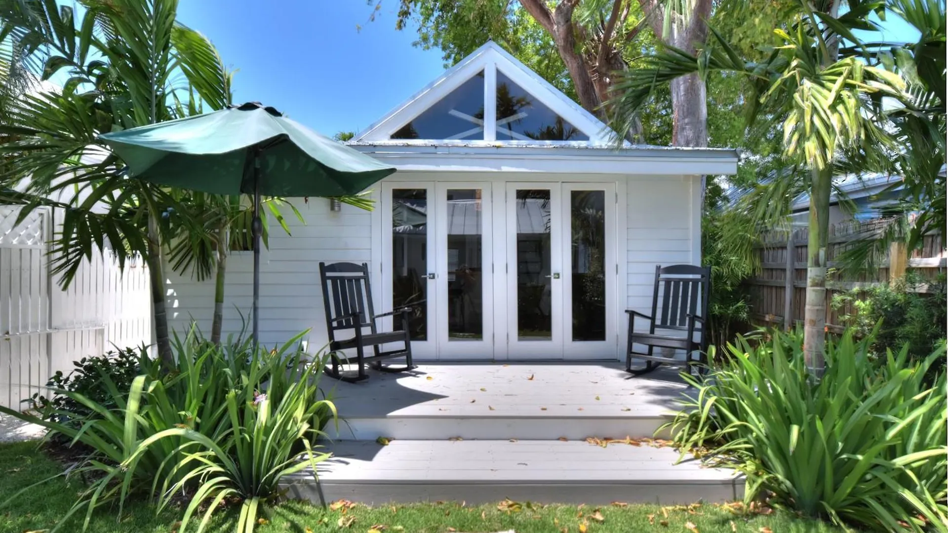 Old Town Main House Close To Duval Holiday home *