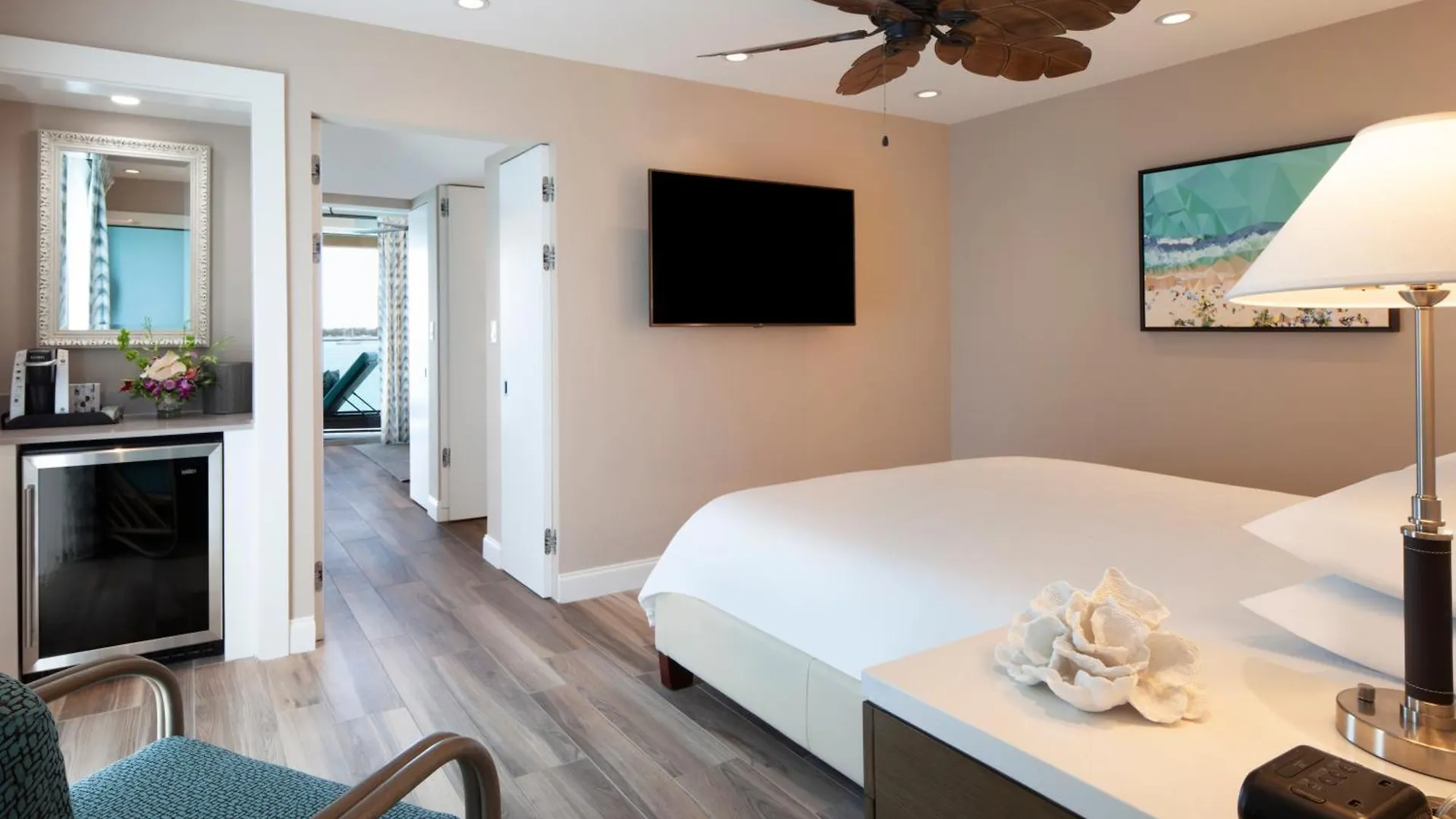 Pier House & Resort