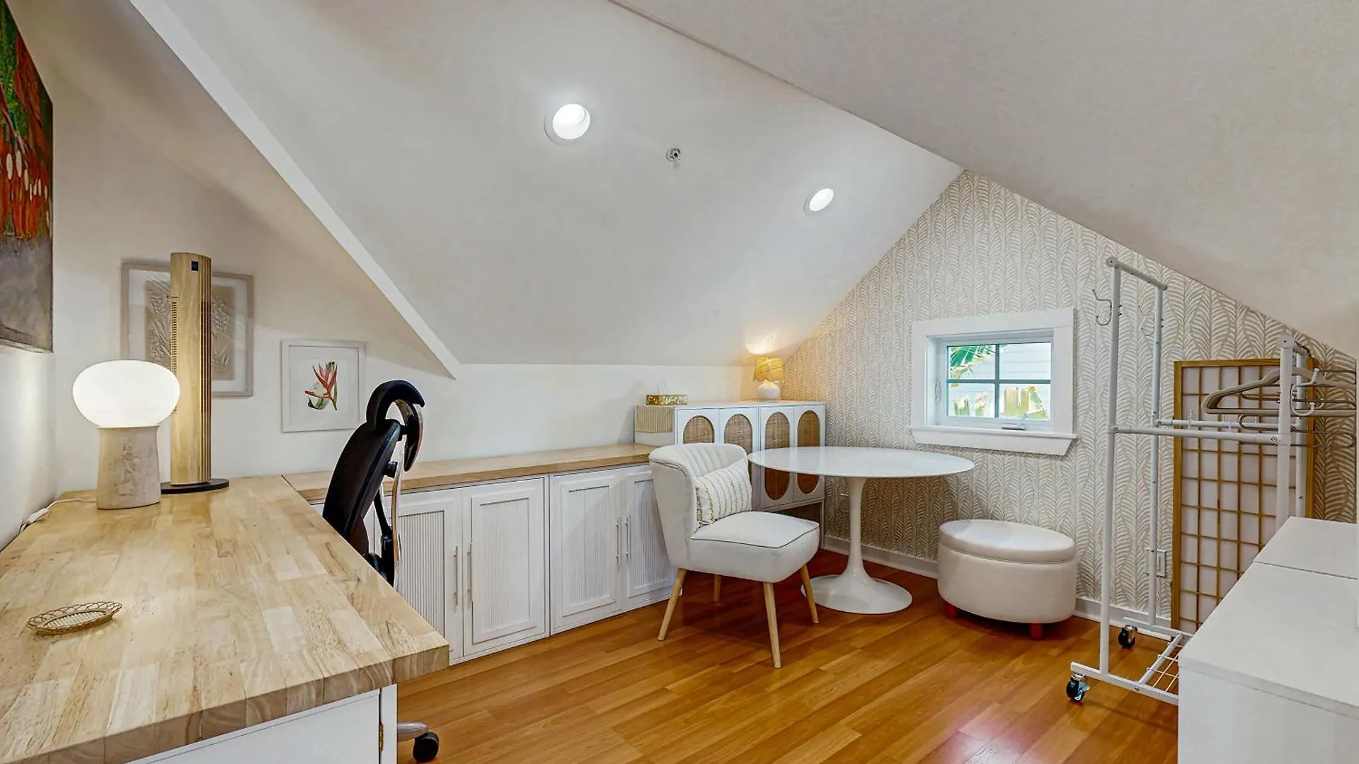 Periwinkle Place Apartment *