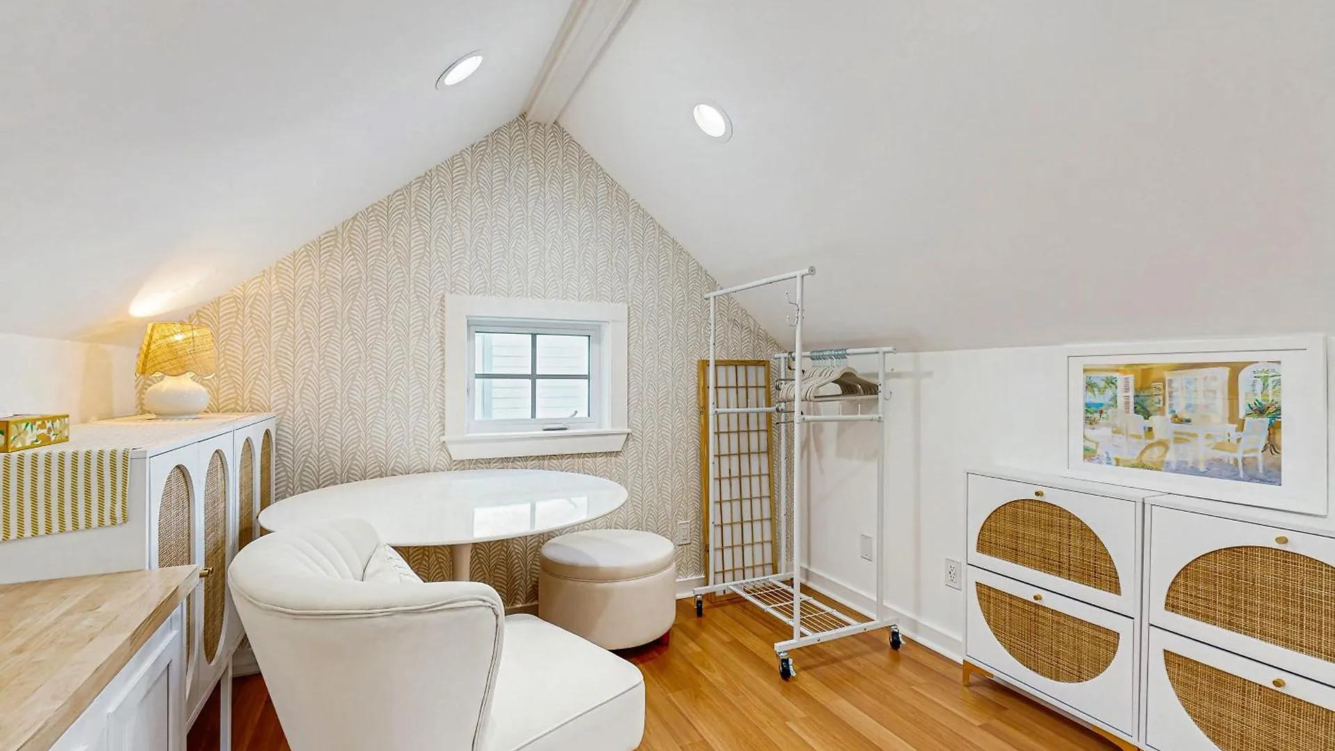 Periwinkle Place Apartment *