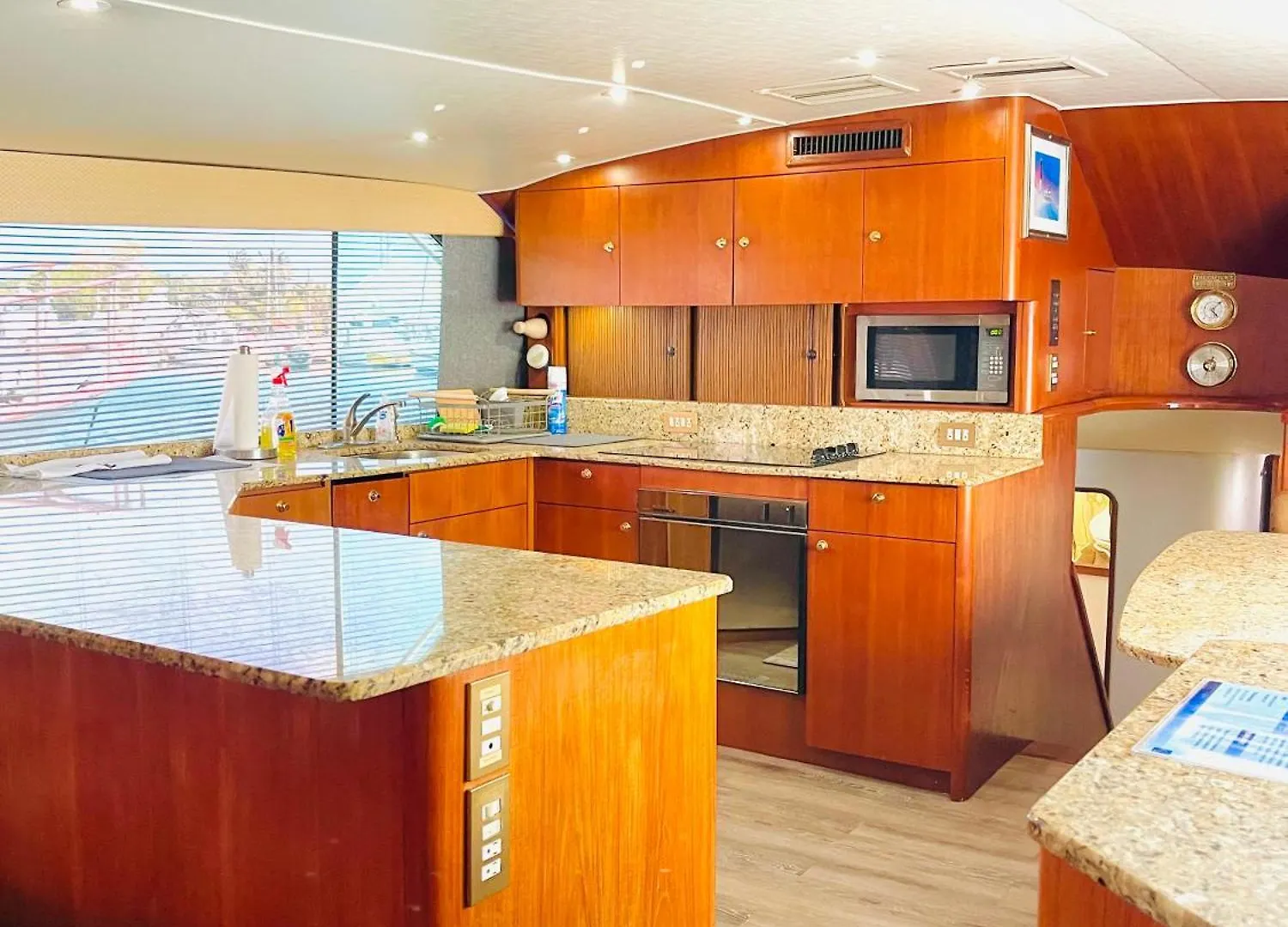Keys Livin - Yacht Apartmán *