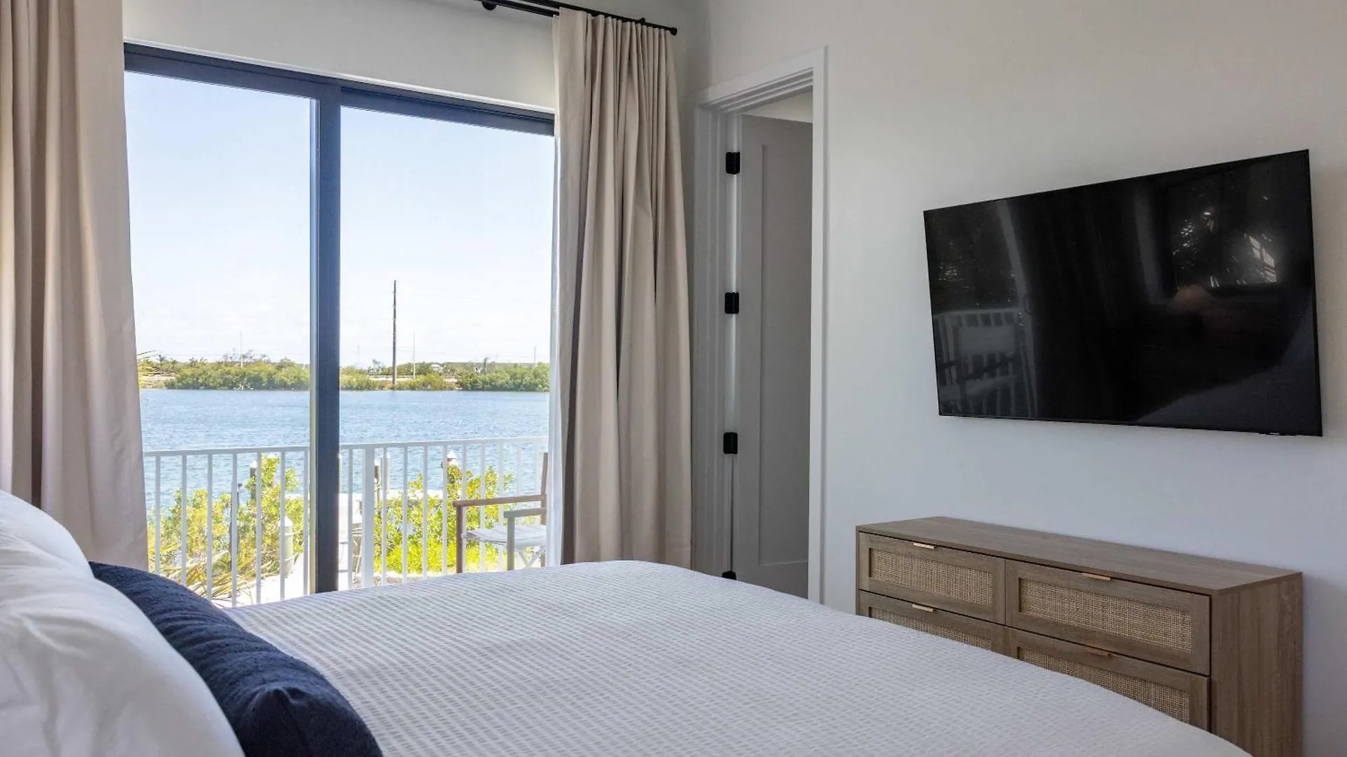 New Waterfront - Sunray House *