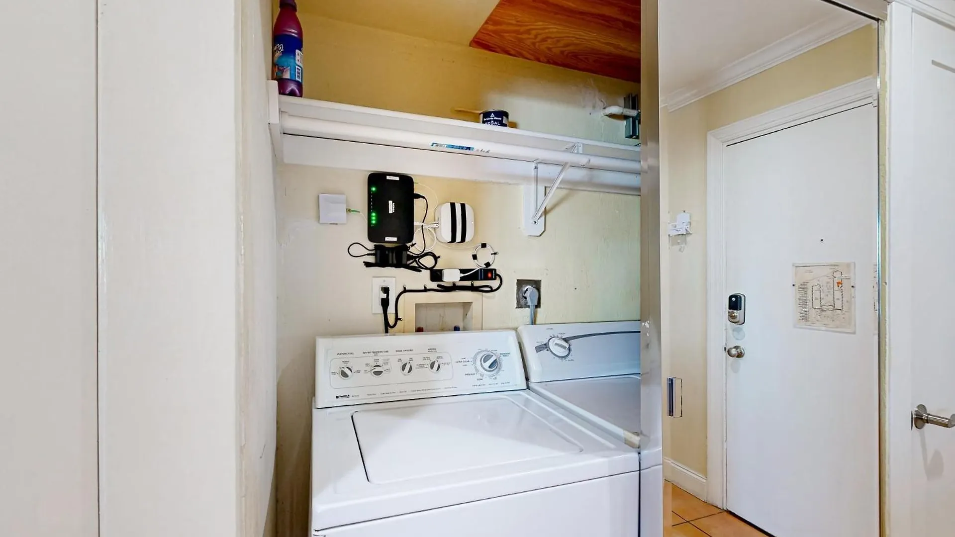Atlantic Parrot Apartmán *