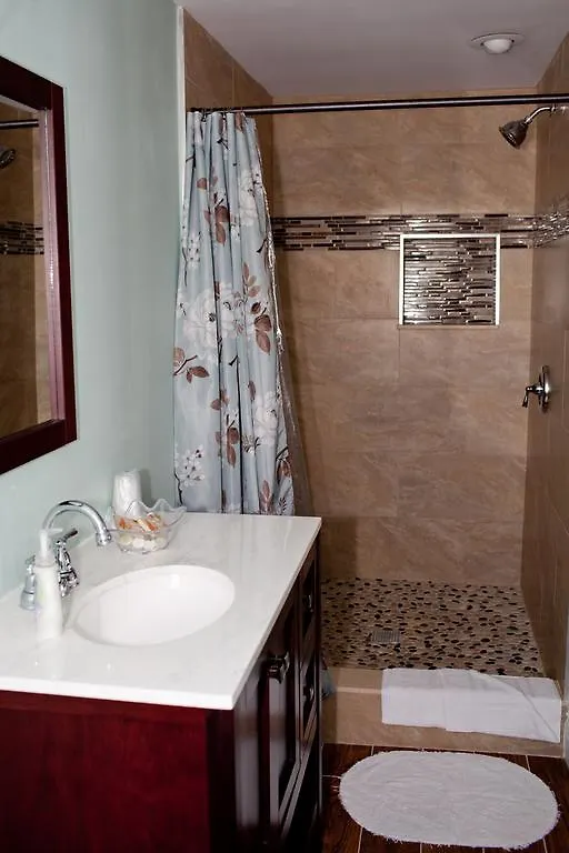 Seaport Guest house 2*