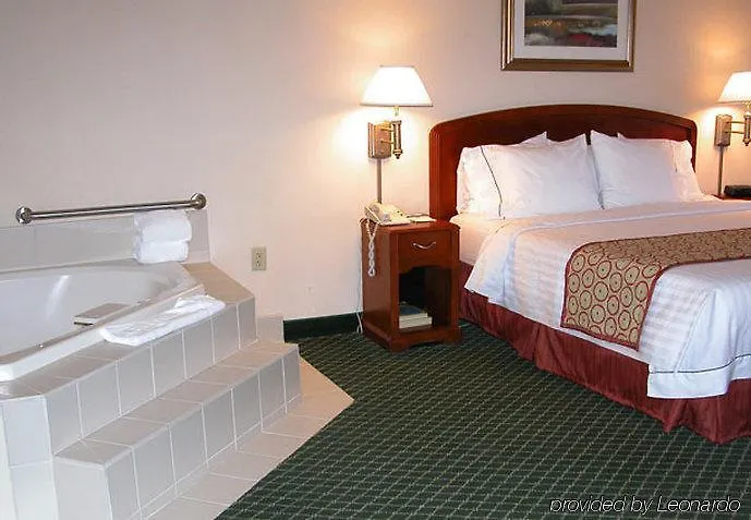 Courtyard By Marriott Waterfront Hotel Cayo Hueso