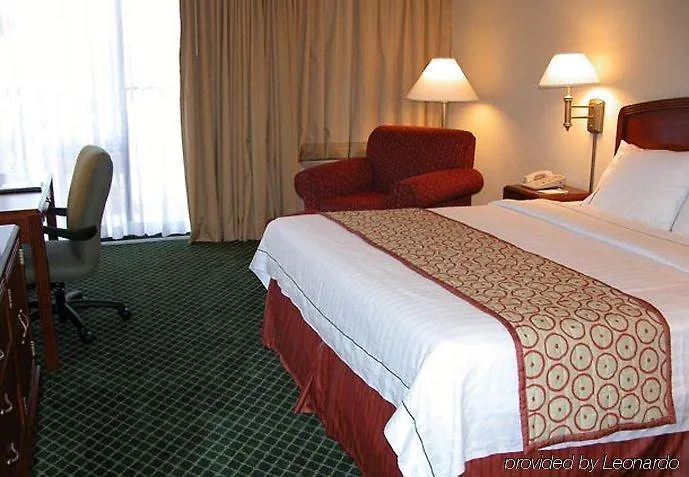 Courtyard By Marriott Waterfront Hotel 3*