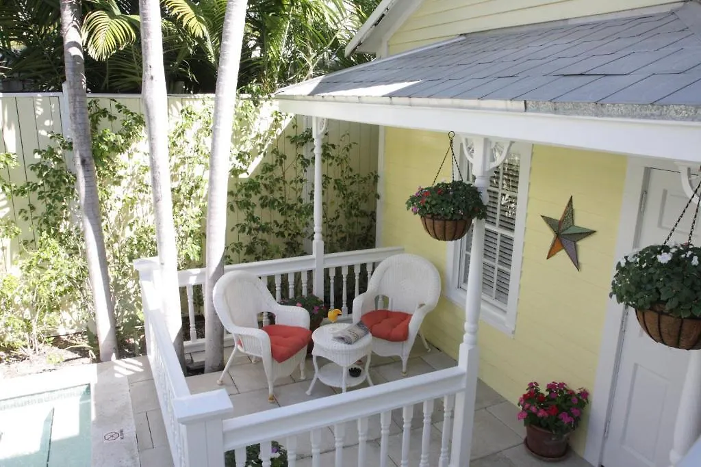 Avalon (adults Only) 3*