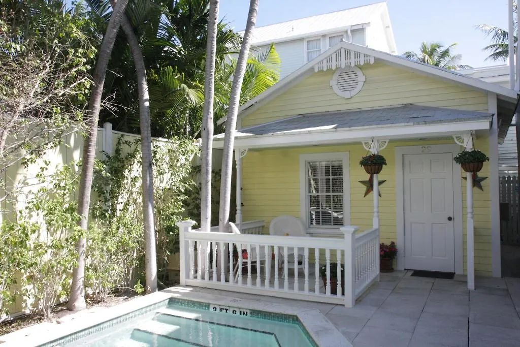 Avalon (adults Only) 3*