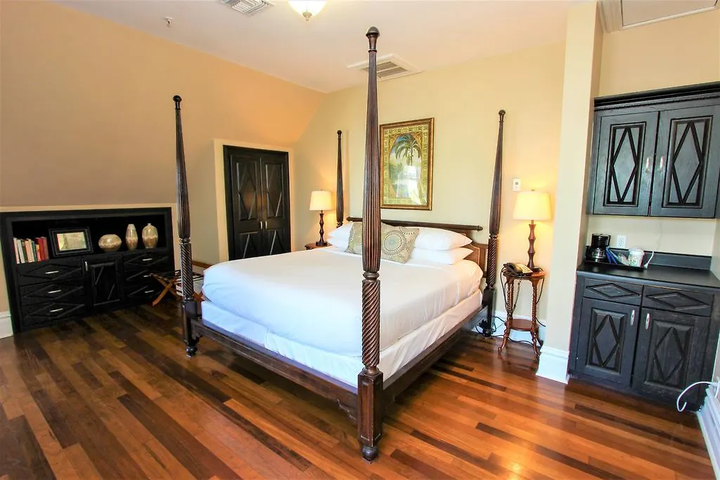 Southernmost House (adults Only) Otel