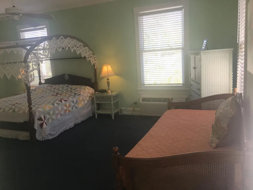 Amsterdam's Curry Mansion B&B 키웨스트