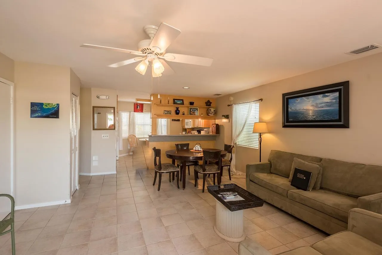 Casa Bonita @ Duval Square R1 Apartment