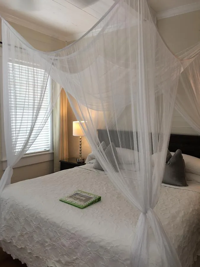 Avalon (adults Only) Bed & Breakfast 3*